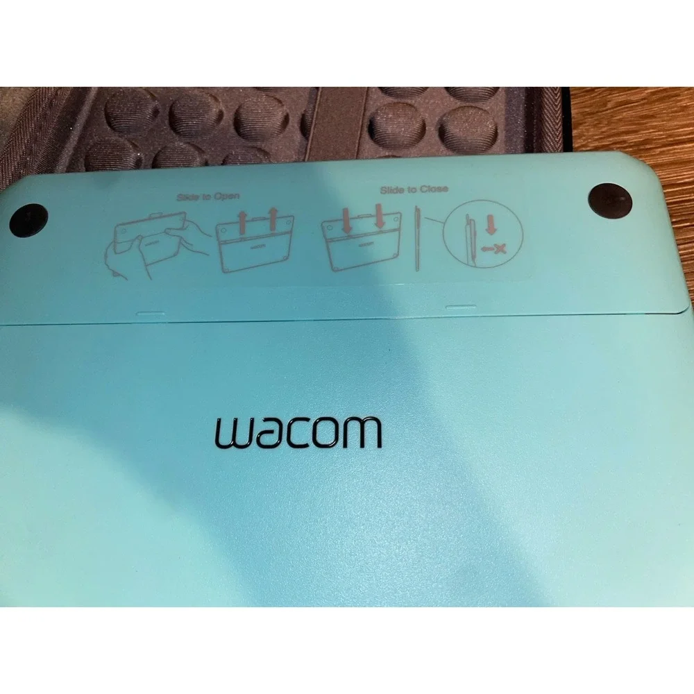 Wacom Intuos CTH-690/K1 Comic Art Pen Touch Tablet -No Pen - No Charger